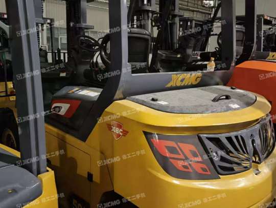 徐工XVB50電動平衡重叉車