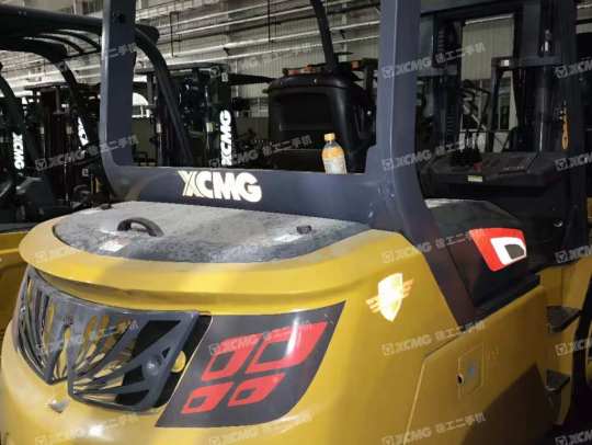 徐工XVB50電動平衡重叉車