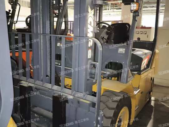 徐工XVB50電動平衡重叉車