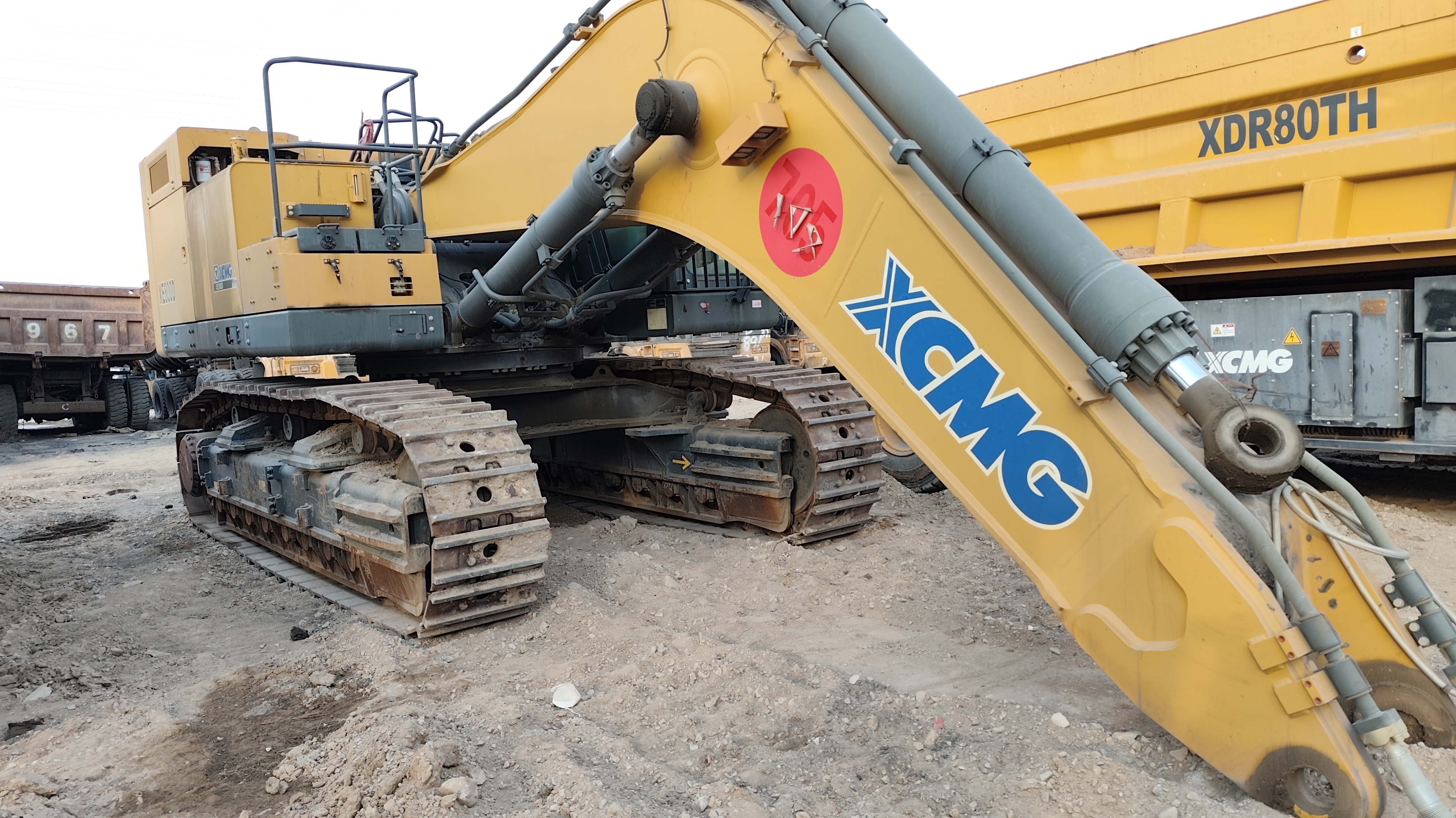 徐工XE800D履帶式挖掘機