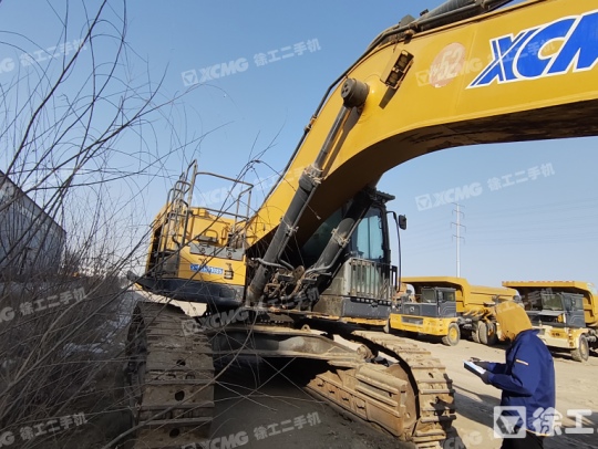 徐工XE750D履带式挖掘机