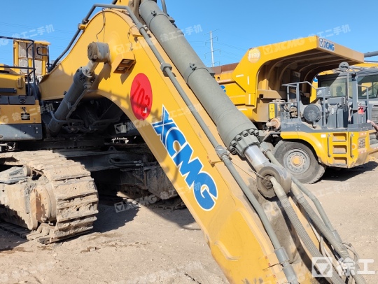 徐工XE800D履带式挖掘机
