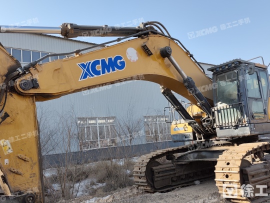 徐工XE750D履带式挖掘机