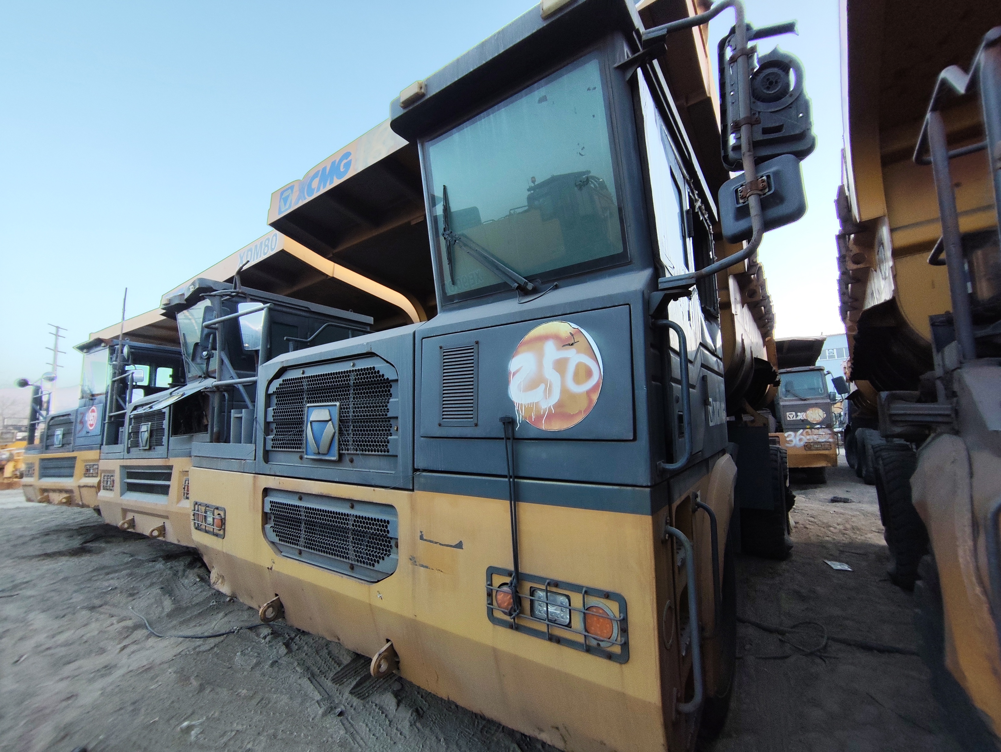 徐工XDM80宽体车