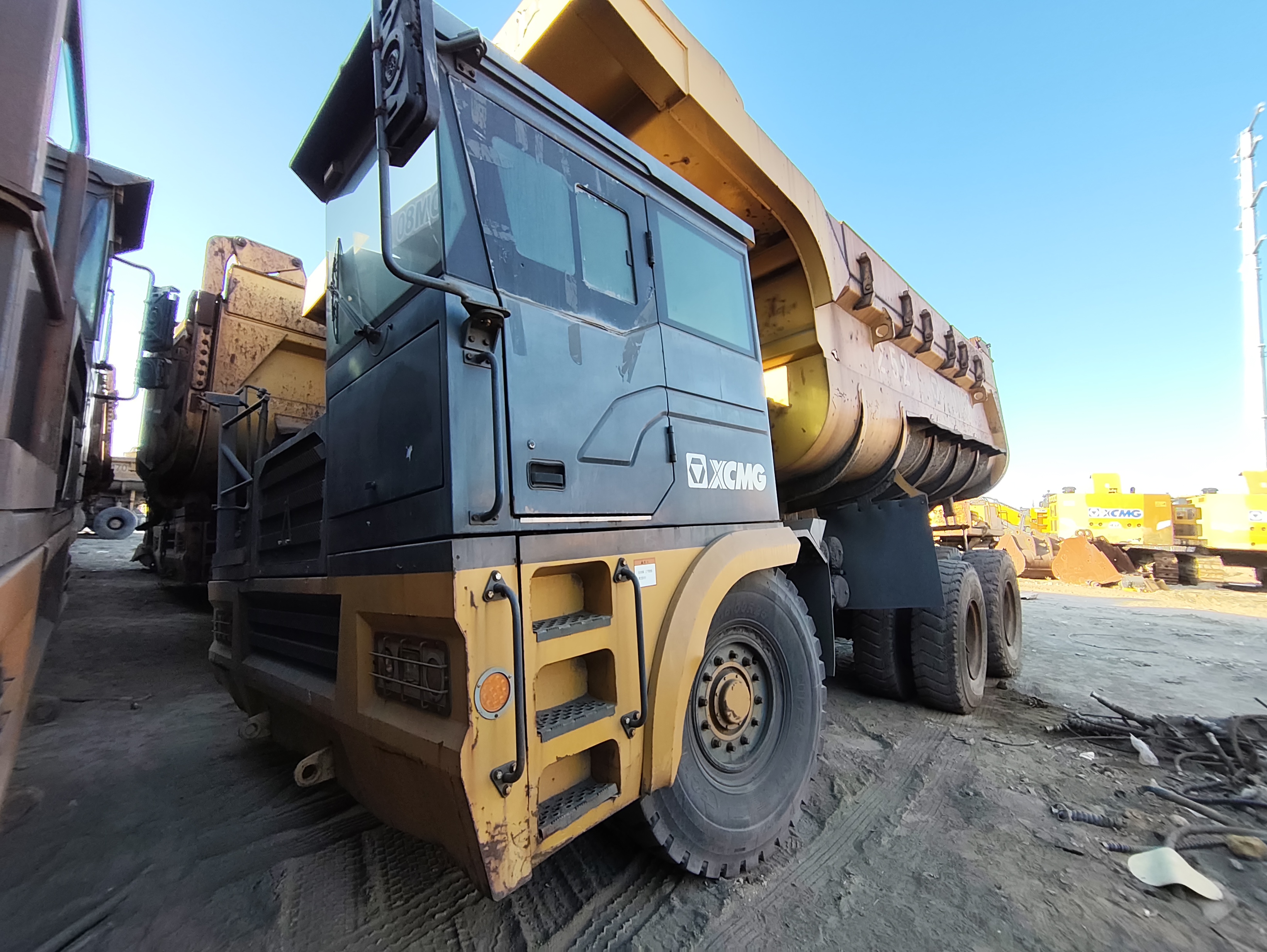 徐工XDR80T宽体车