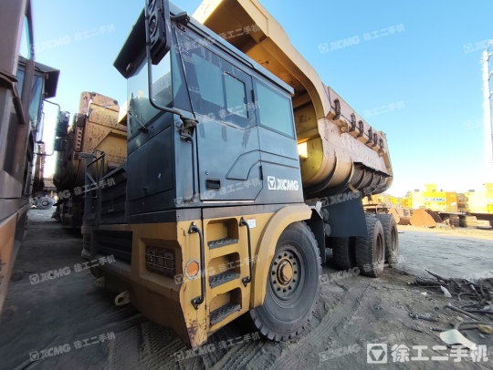 徐工XDR80T宽体车