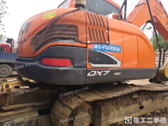 斗山DX75履带式挖掘机