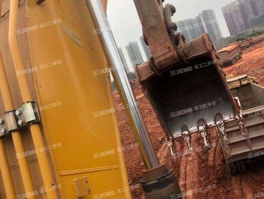 三一重工SY485C履带式挖掘机