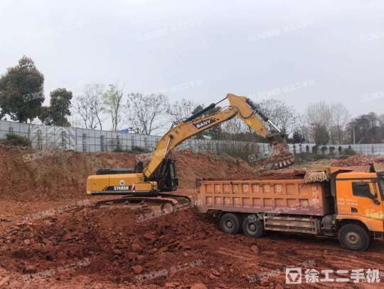 三一重工SY485C履带式挖掘机