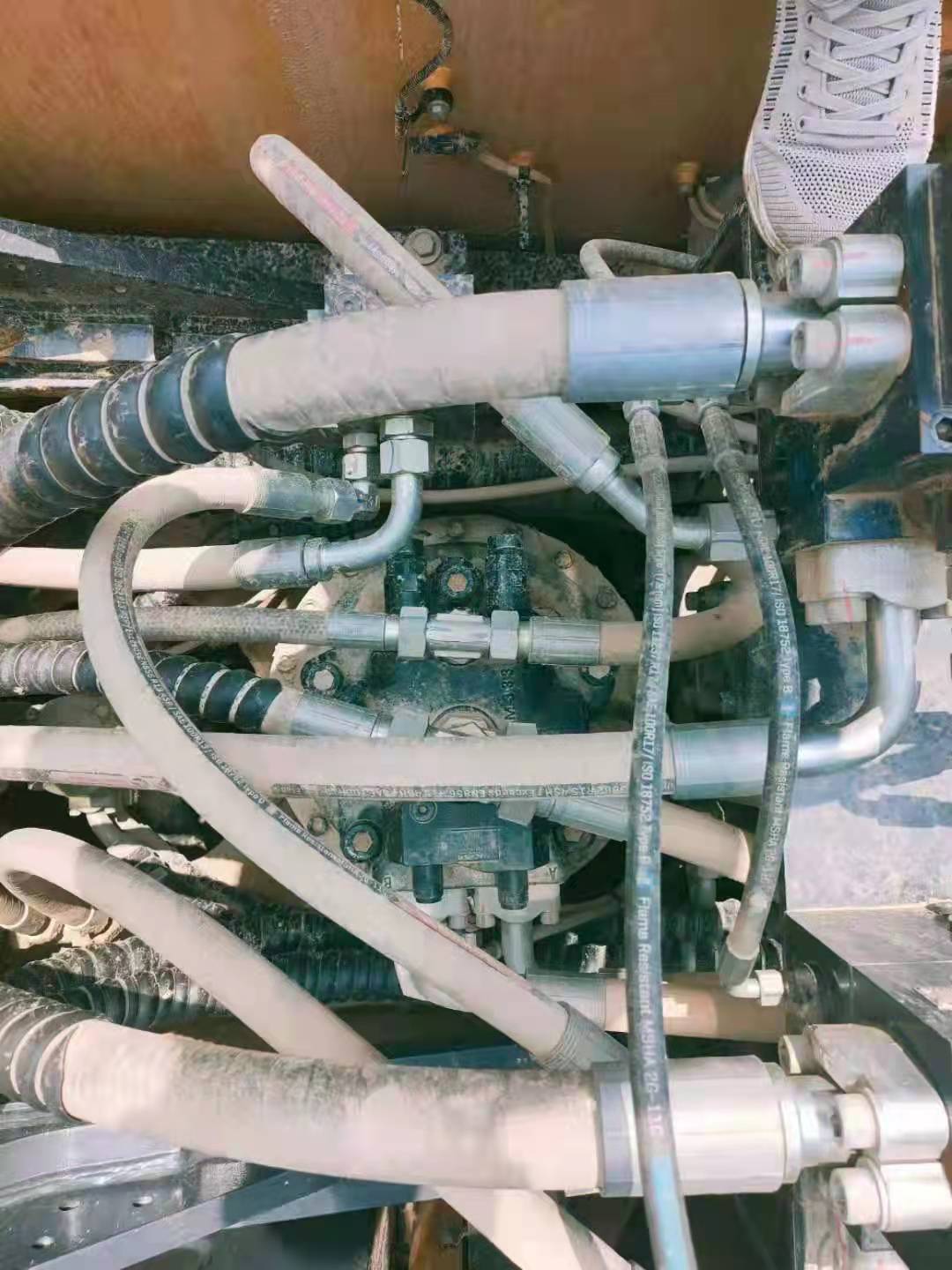 徐工XE500HB履帶式挖掘機