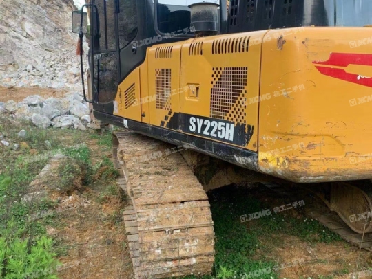 三一重工SY205履带式挖掘机