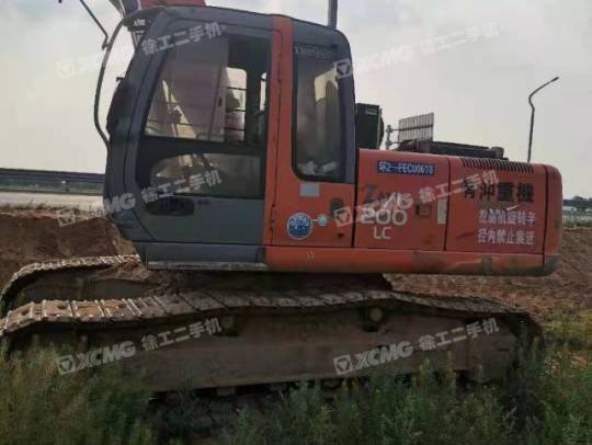日立EX200履带式挖掘机