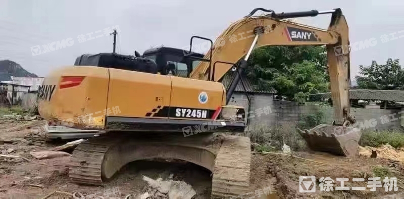 三一重工SY245履带式挖掘机