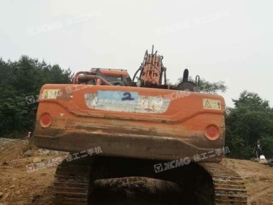 斗山DX380履带式挖掘机