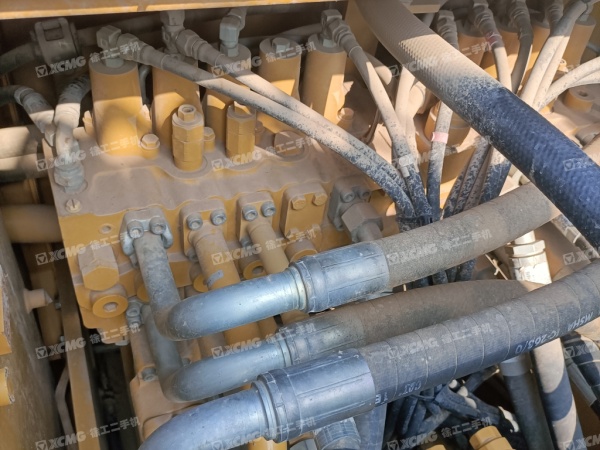 卡特彼勒320D2履帶式挖掘機