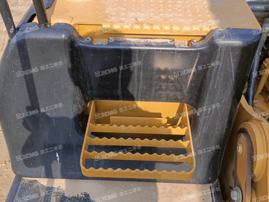 卡特彼勒320D2履帶式挖掘機