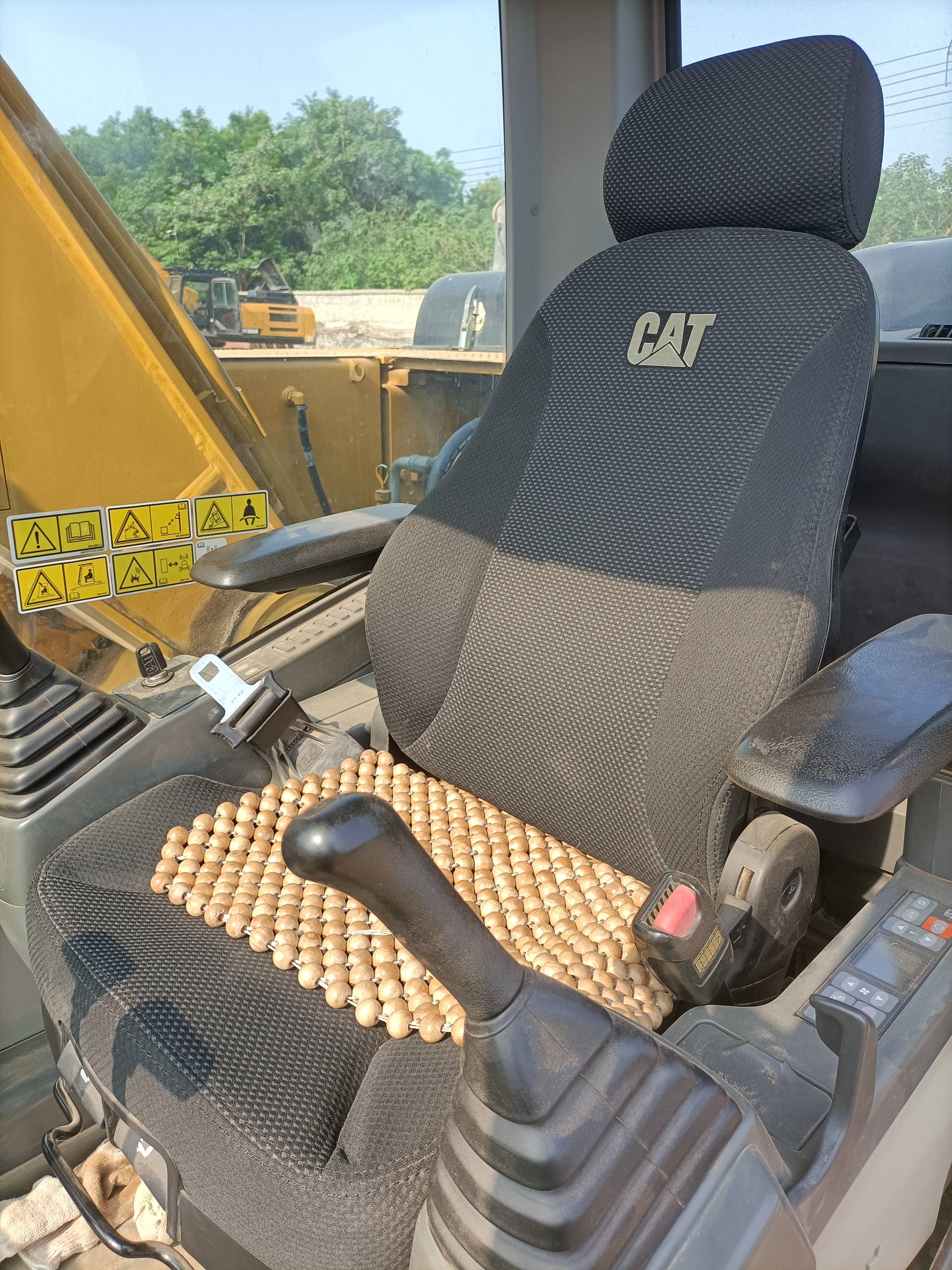 卡特彼勒320D2履帶式挖掘機(jī)