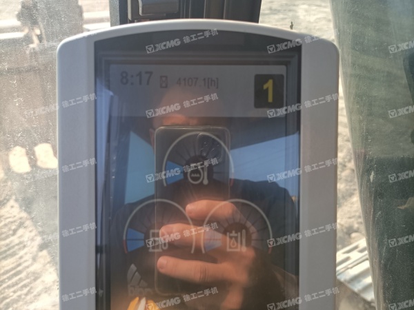 卡特彼勒320D2履帶式挖掘機