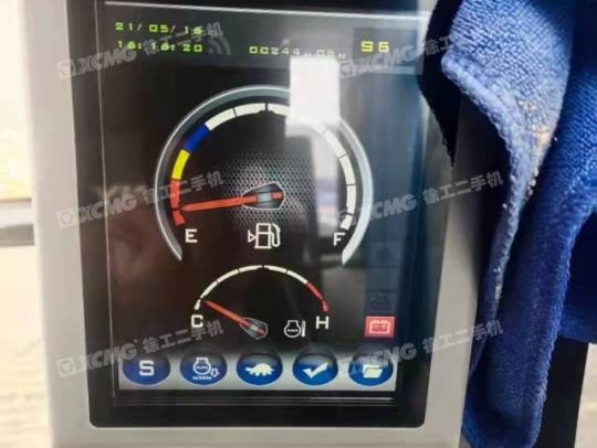 三一重工SY135履带式挖掘机