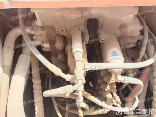 斗山DX380履带式挖掘机