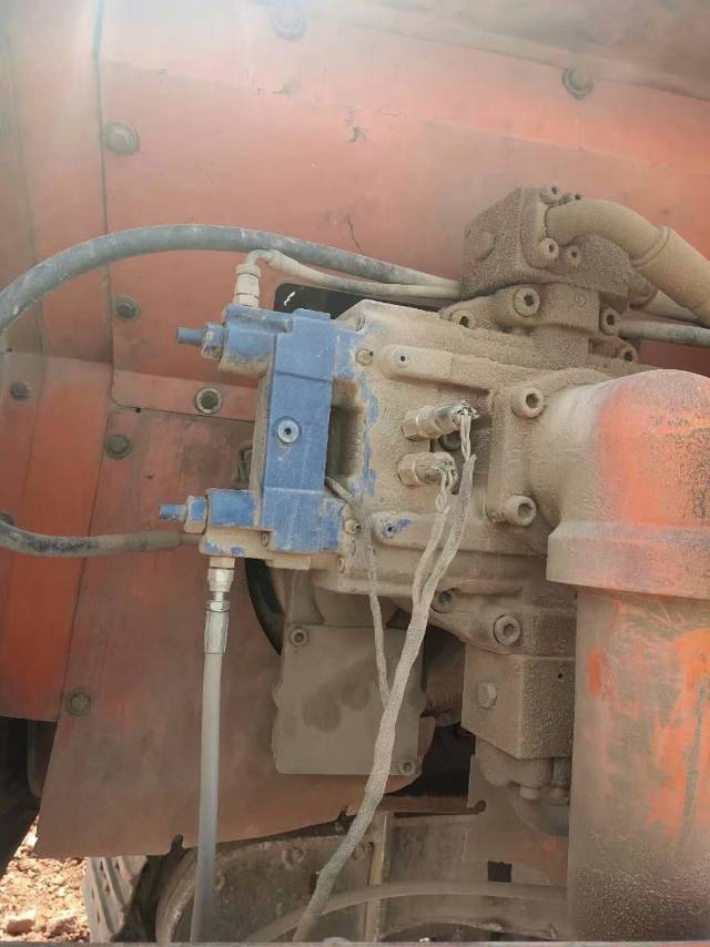 斗山DX380履帶式挖掘機(jī)