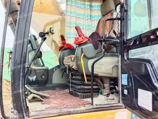 卡特彼勒320D履带式挖掘机