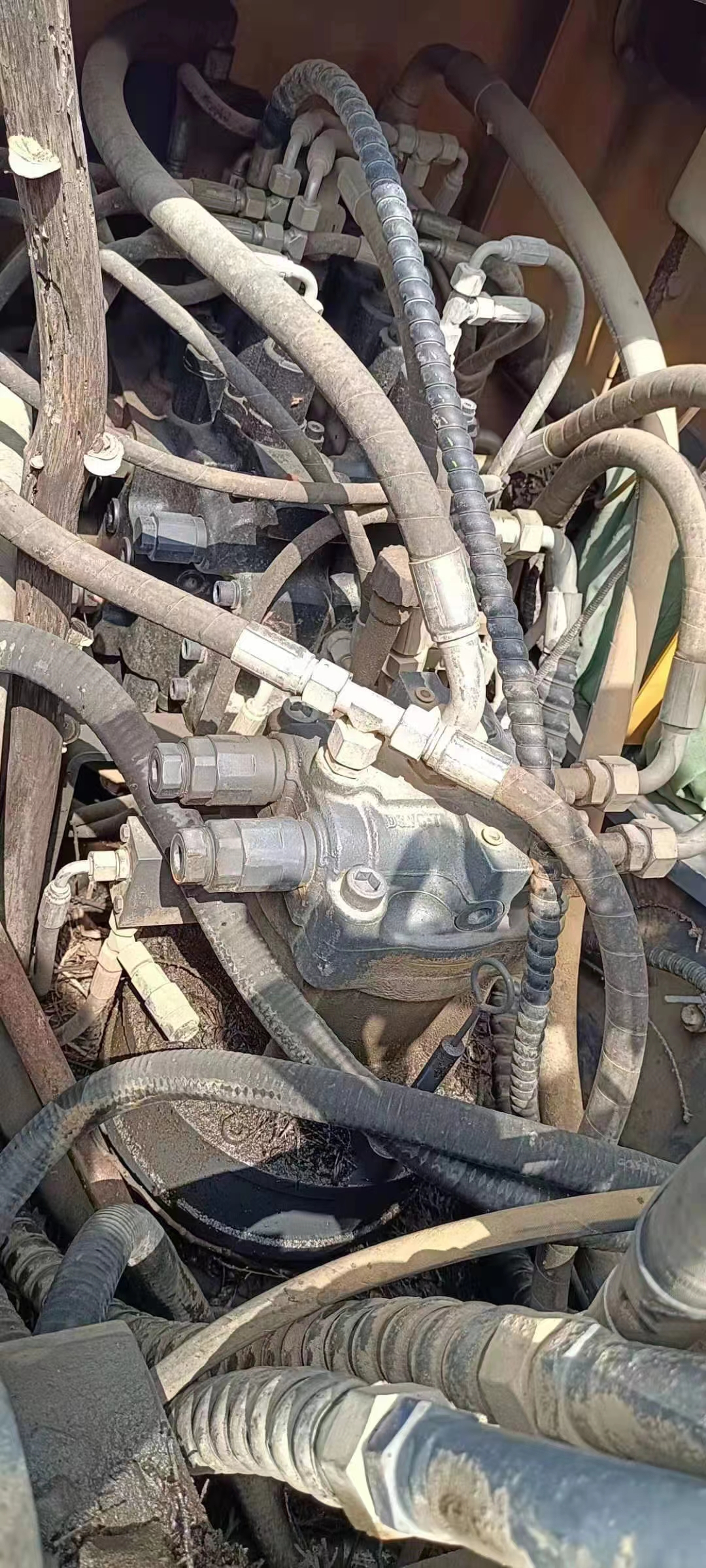 徐工XE135履帶式挖掘機