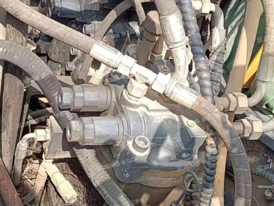 徐工XE135履带式挖掘机