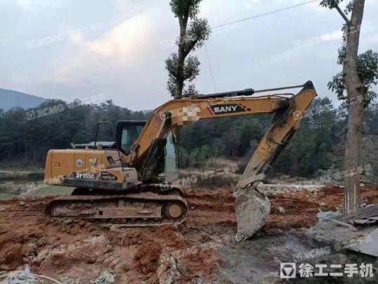 三一重工SY135履带式挖掘机