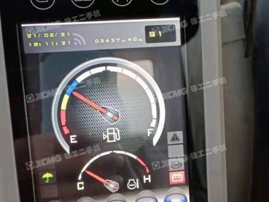 三一重工SY135履带式挖掘机