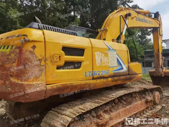 龙工LG6225履带式挖掘机