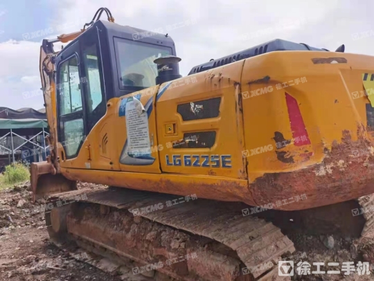 龙工LG6225履带式挖掘机