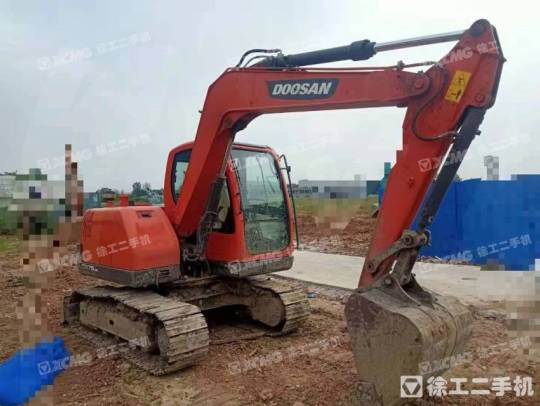 斗山DX75履带式挖掘机