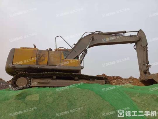 沃尔沃EC210履带式挖掘机