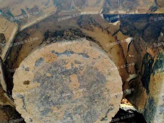 柳工CLG922履带式挖掘机