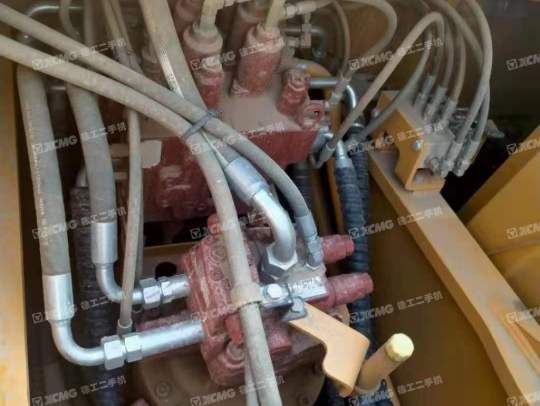 柳工CLG922履带式挖掘机