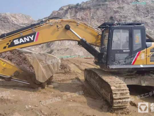 三一重工SY485履带式挖掘机