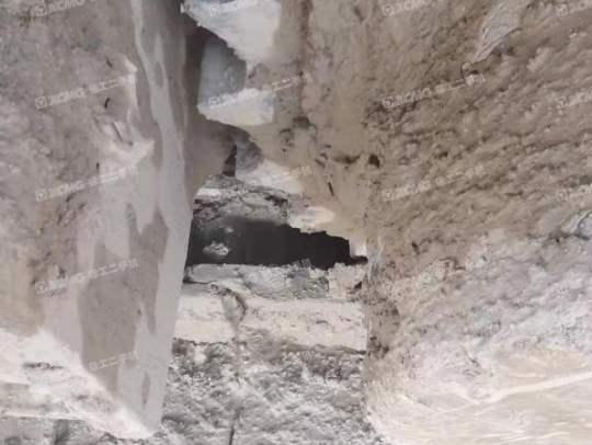 三一重工SY485履带式挖掘机