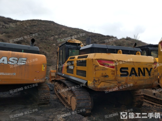 三一重工SY485履带式挖掘机