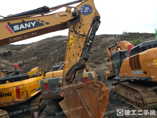 三一重工SY485履带式挖掘机