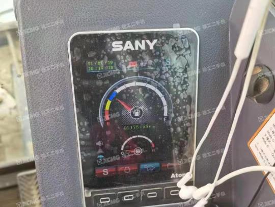 三一重工SY60履带式挖掘机