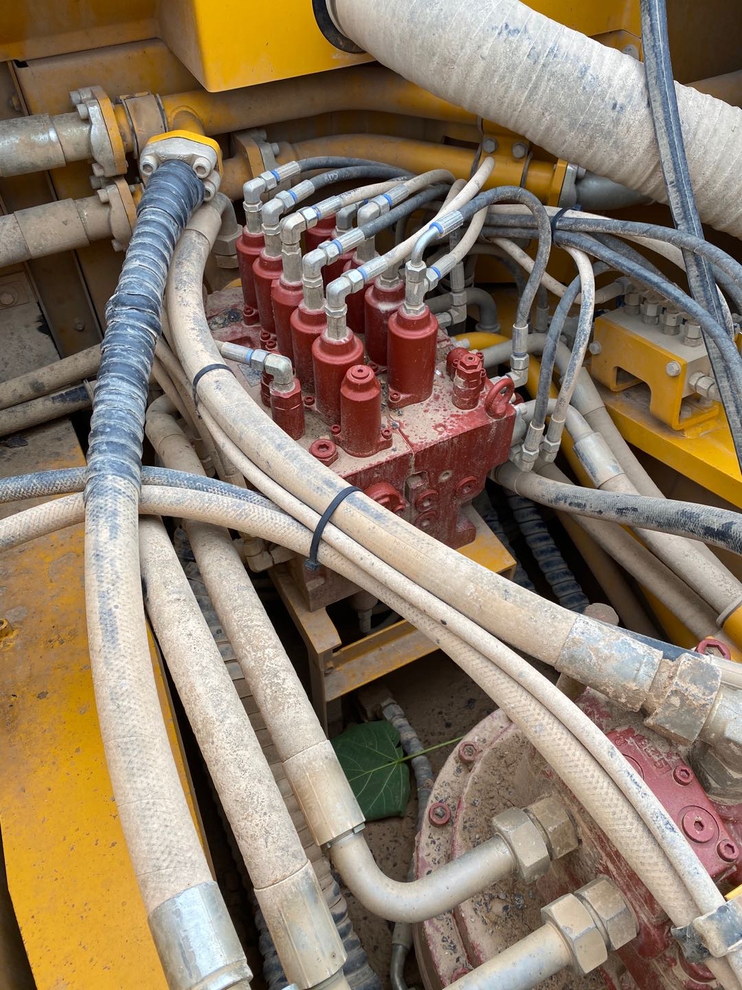 柳工CLG939履帶式挖掘機(jī)