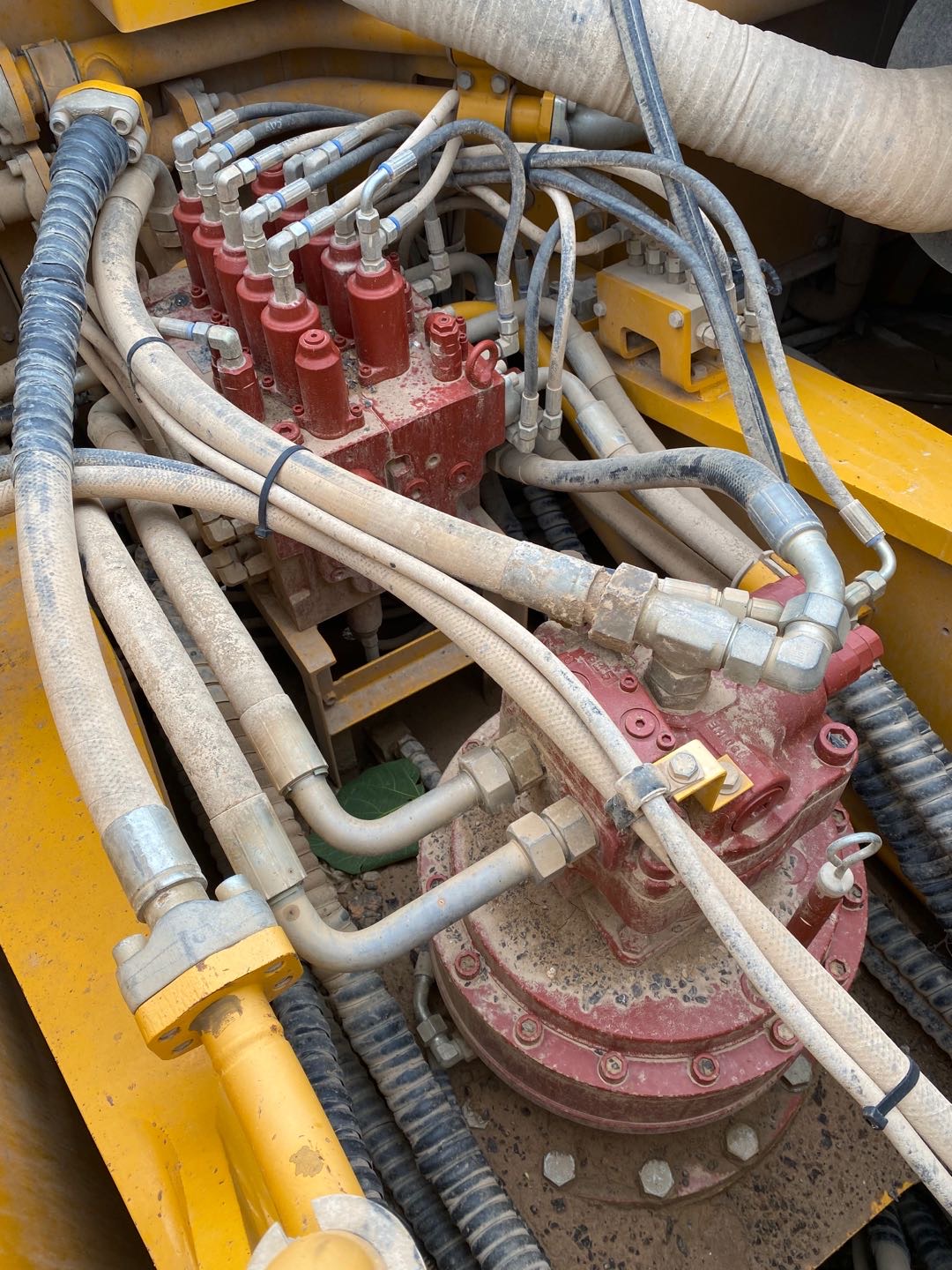 柳工CLG939履帶式挖掘機(jī)