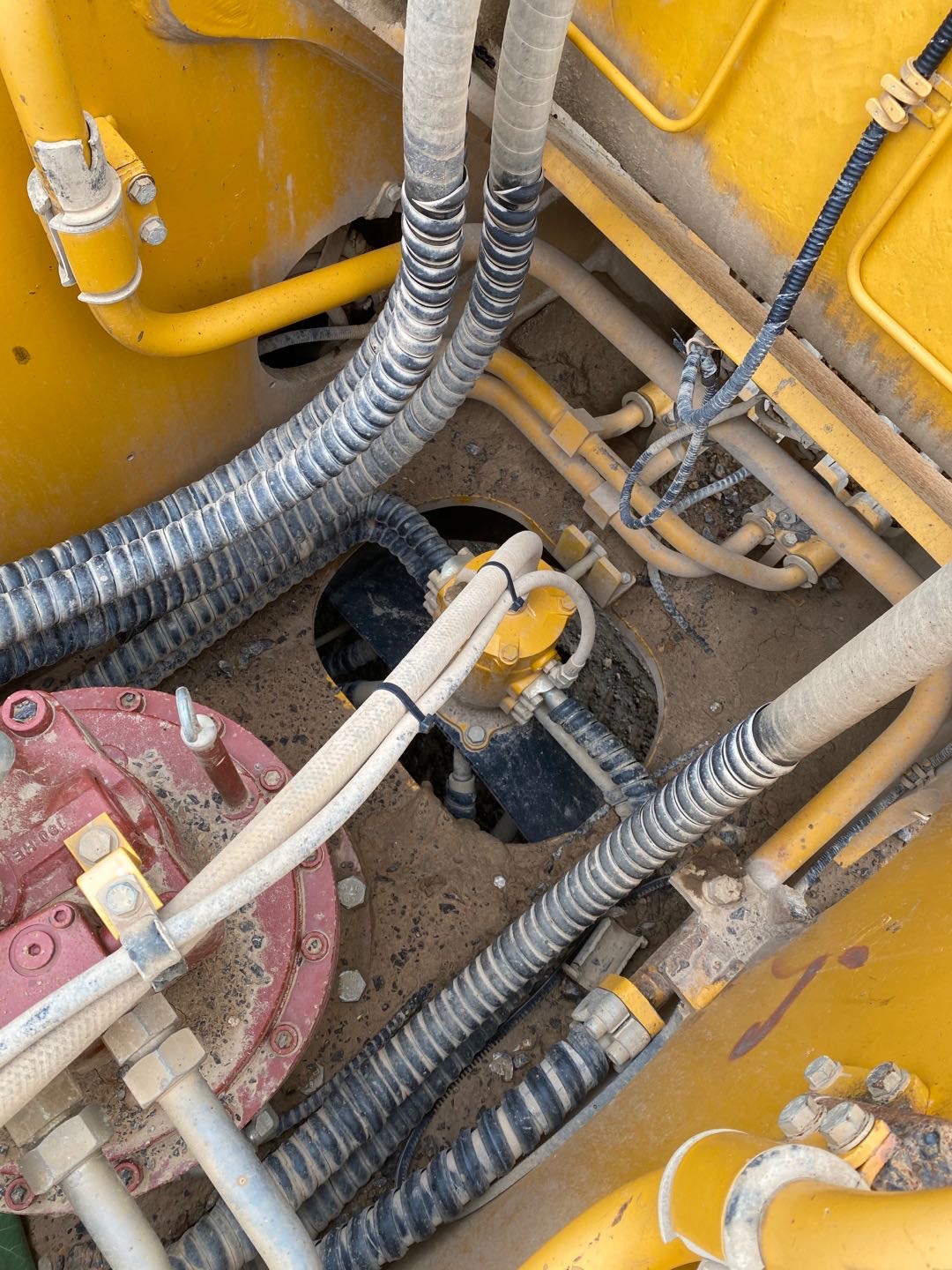 柳工CLG939履帶式挖掘機(jī)