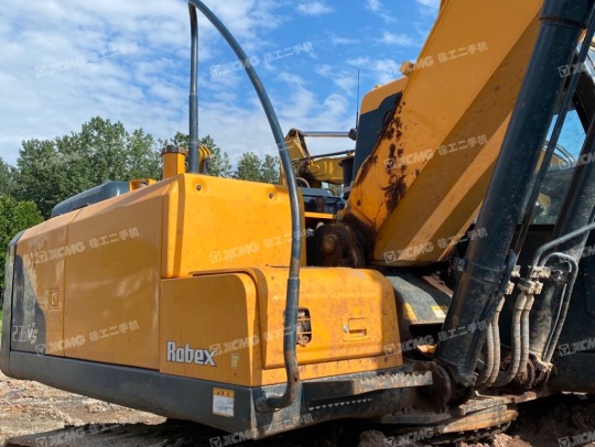 现代R215履带式挖掘机