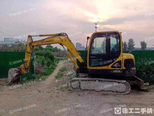 现代R60履带式挖掘机