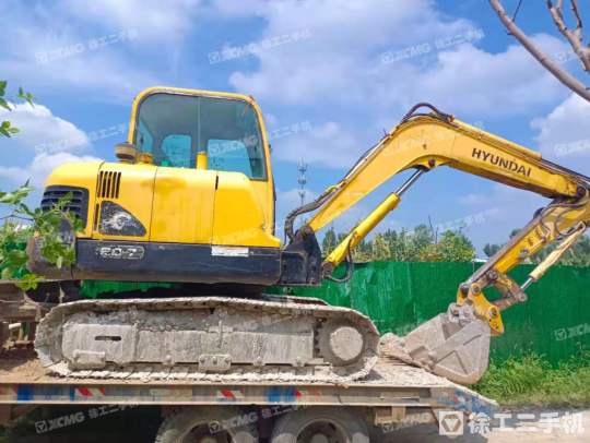 现代R60履带式挖掘机