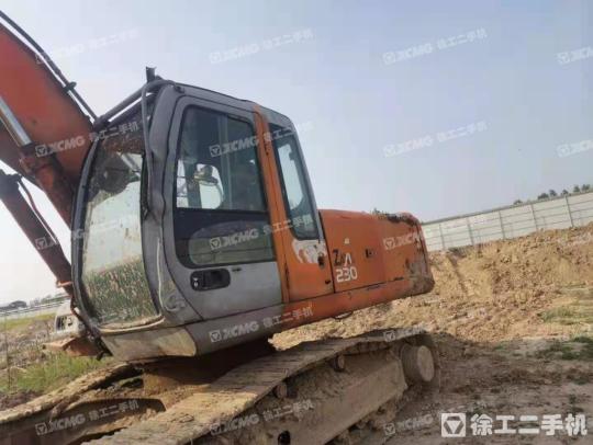 日立EX230履带式挖掘机