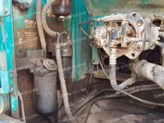 神钢SK250履带式挖掘机