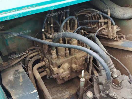 神钢SK250履带式挖掘机